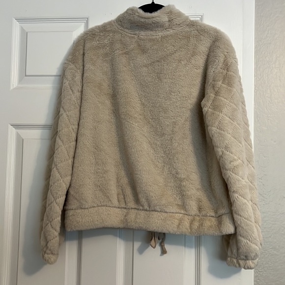 Teddy bear 🧸 drawstring pullover - Picture 6 of 7